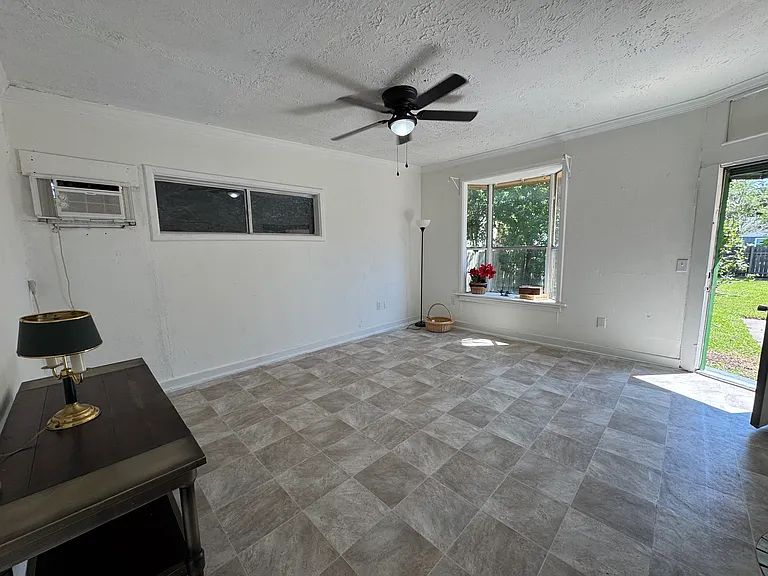 1420 2nd St #B — Photo 2