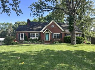515 Country Club Ln, Hopkinsville, KY 42240