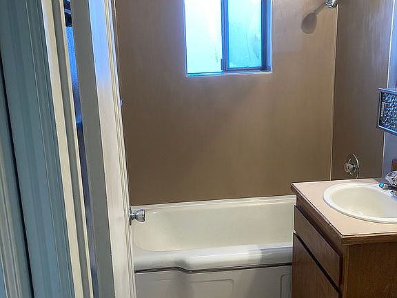 3rd image of 801 S 2nd Ave