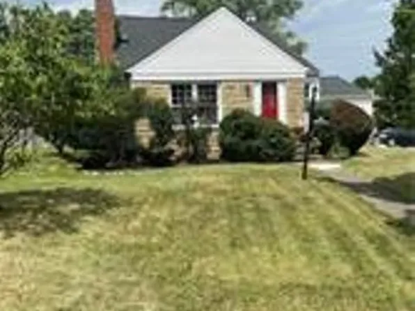 5723 Cumberland Dr, Garfield Heights, OH 44125