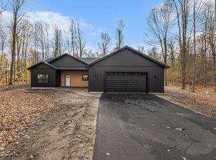 2750 Crimson King Dr, Interlochen, MI