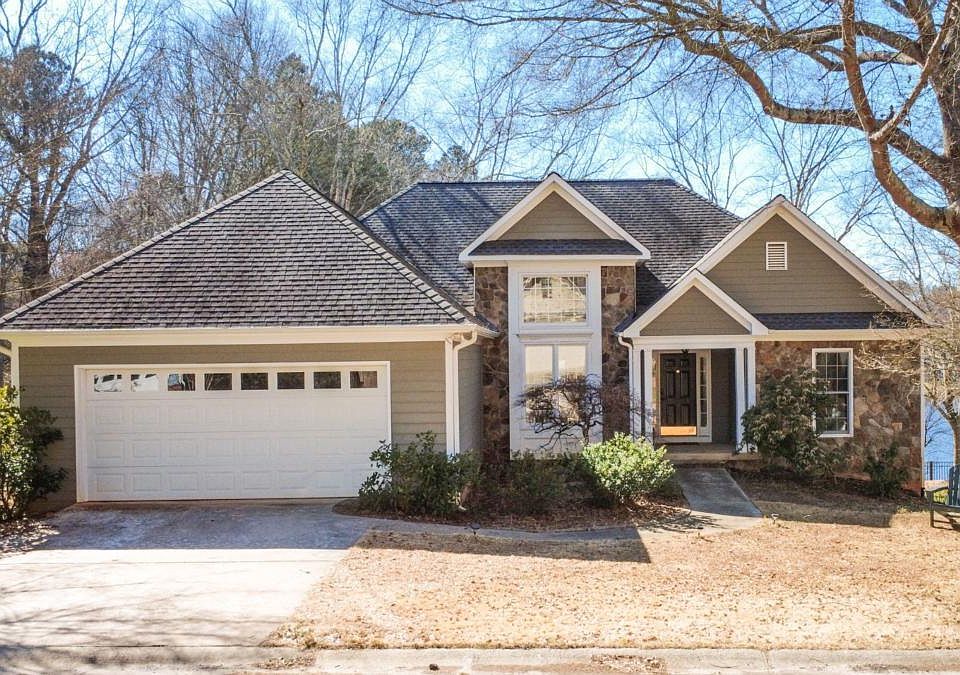 1st image of 135 Spring Lake Dr