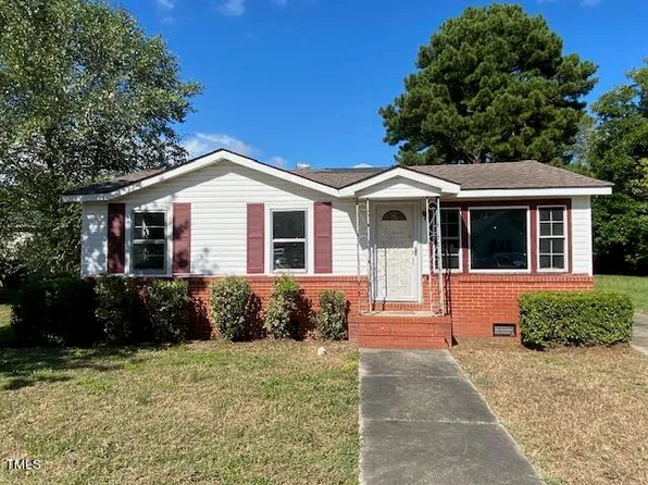 907 E Edgerton St, Dunn, NC 28334