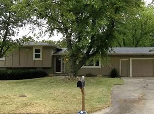 902 S Gretchen Ave, Chanute, KS 66720