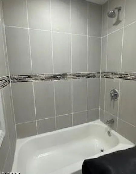 380 Halsted St — Photo 6