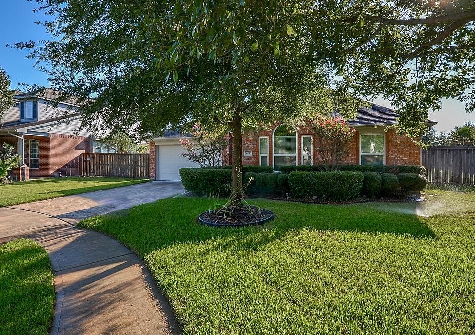 1st image of 16230 Fleethaven Ln