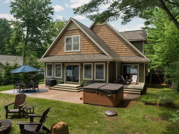 5199 Bush Rd, Interlochen, MI 49643