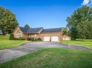 550 Hickory Hills Rd, Livermore, KY 42352