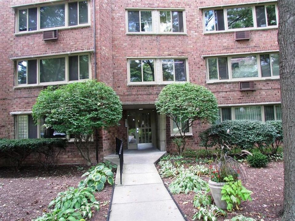 1st image of 1922 W Hood Ave APT 4A