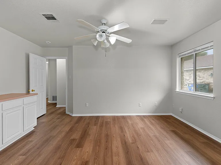 3904 Cadoz Ct — Photo 27