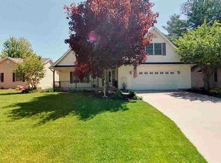 323 8th Ave, Hampton, IL 61256