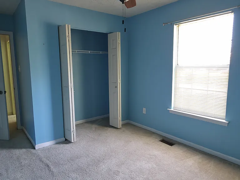 2202 N Tollgate Cir — Photo 15