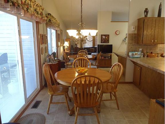 5th image of 8585 Xebec St NE