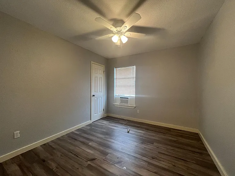 Unit Photo