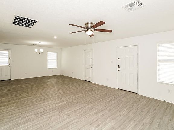 5th image of 2441 Double Oak Dr