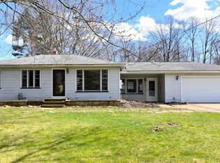 10881 Gregory Ln, North Royalton, OH