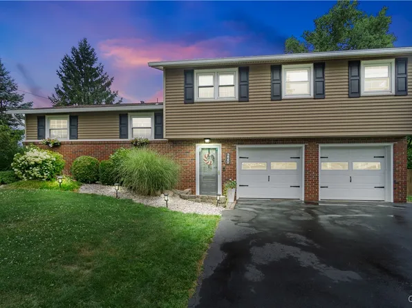 220 Monte Vista Dr, Camillus, NY 13031