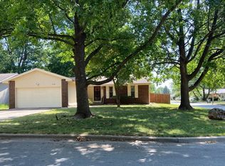 3338 S Roanoke Ave, Springfield, MO 65807