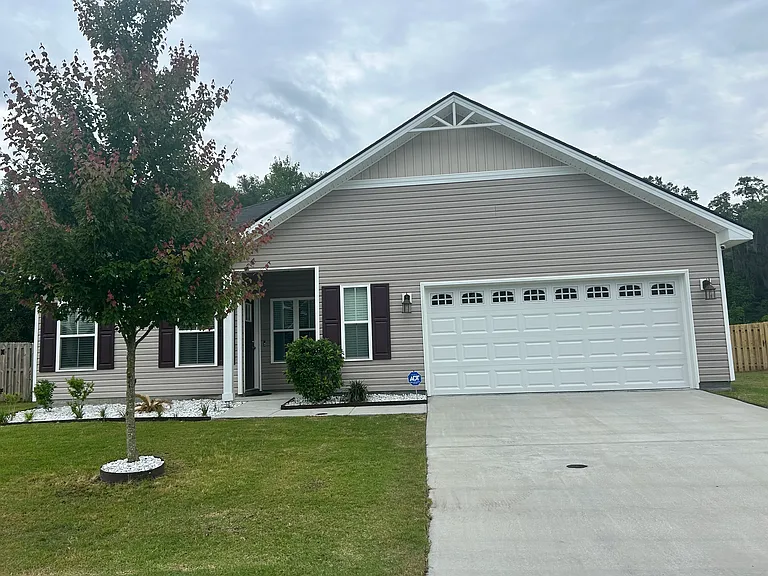 673 Meloney Dr — Photo 1
