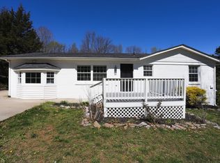 1007 Davidson Dr, Burns, TN 37029