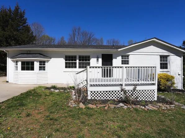 1007 Davidson Dr, Burns, TN 37029