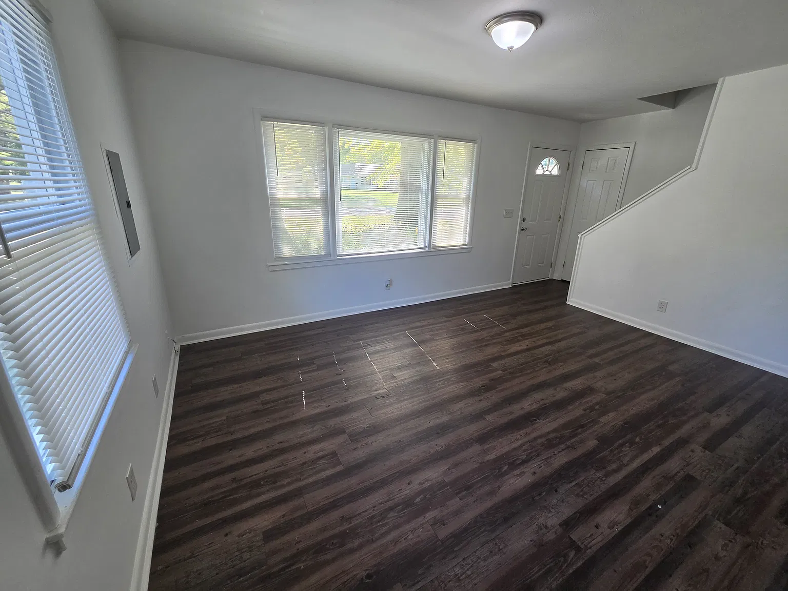4 bed, 1200 sqft, $1,595 — Photo 2