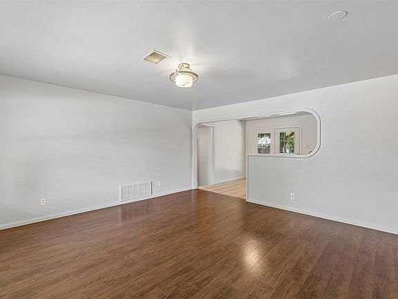 4th image of 1407 Lindale Ave