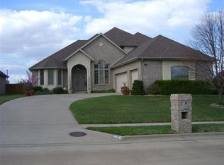 3353 E Fox Grape St, Springfield, MO 65804