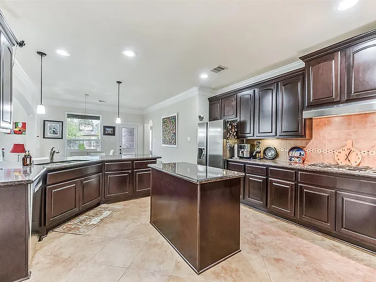 13918 Majestic Spring Ln — Photo 10