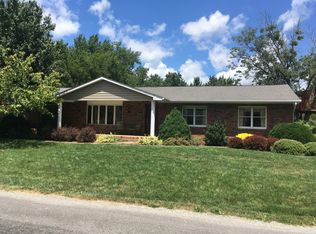 405 Fairbanks, Staunton, IL 62088