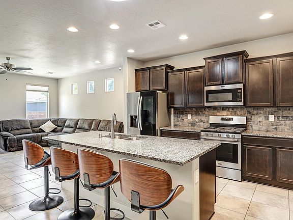 4th image of 7713 Majesty Ct