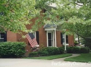 301 Sycamore Ln, Perrysburg, OH 43551