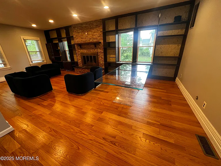 540 Wall St — Photo 7