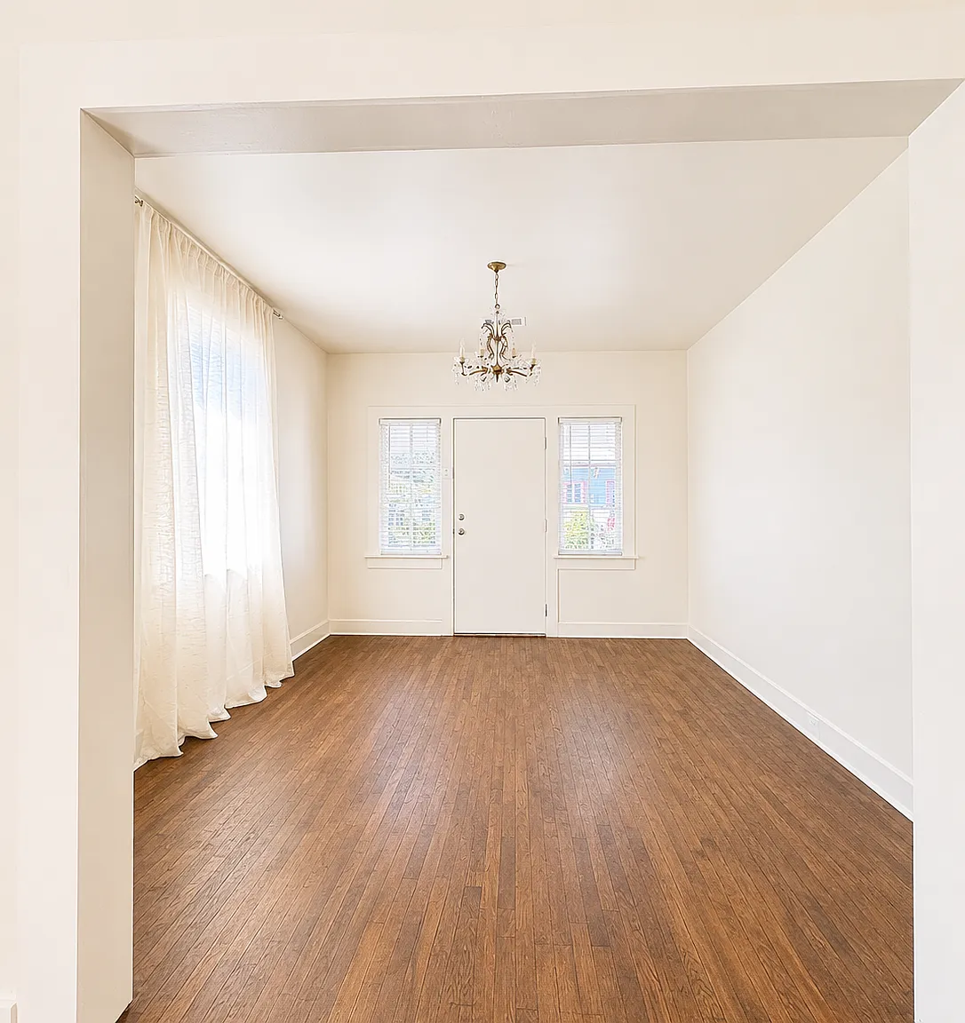 2120 Onzaga St — Photo 2