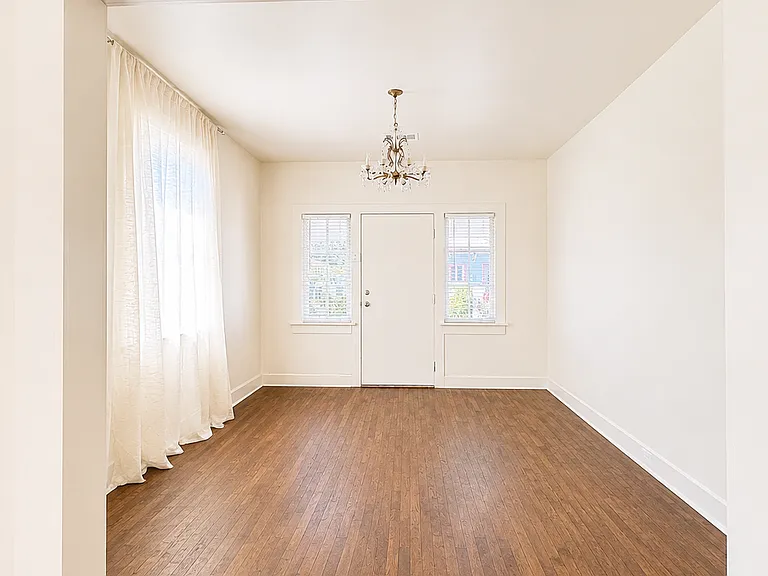 2120 Onzaga St — Photo 2