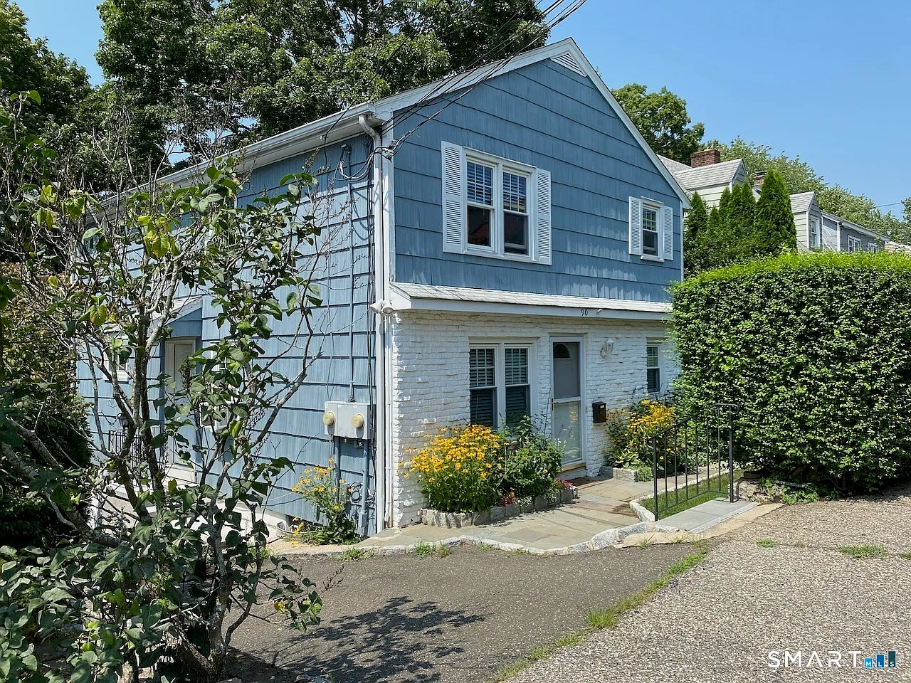 2 bed, 1.0 bath, 825 sqft, $2,350 — Photo 1