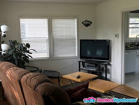 3rd image of 6406 Knox Ave S