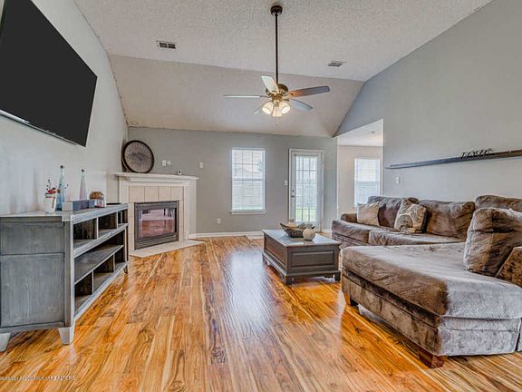 5th image of 1308 Custer Dr E
