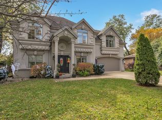 16W331 94th St, Burr Ridge, IL 60527