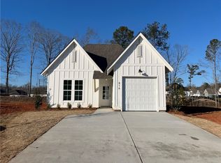816 Hunters Way, Opelika, AL 36801