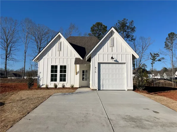 816 Hunters Way, Opelika, AL 36801
