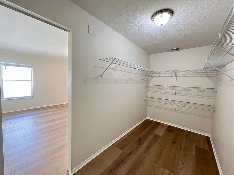 13740 Laranja St — Photo 11