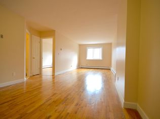 946 Clarence Ave, Bronx, NY 10465