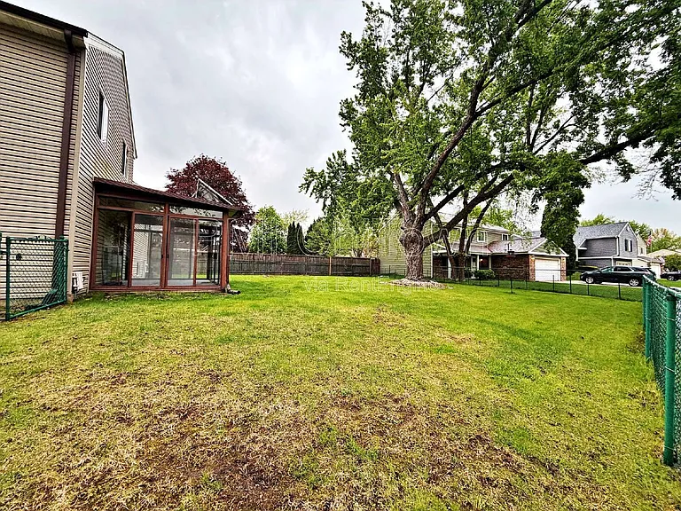800 W Beechtree Ln — Photo 28
