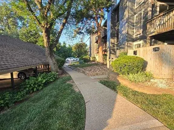 12706 W 110th Ter, Overland Park, KS 66210