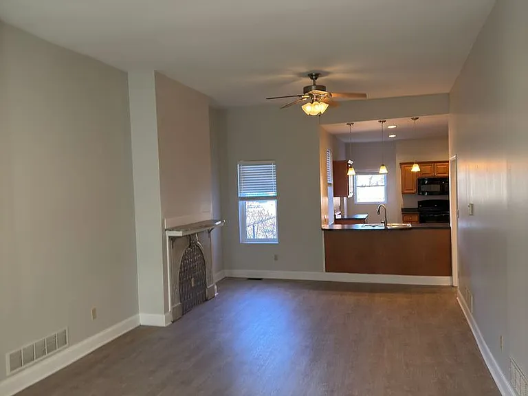 1419 Sedgwick St — Photo 7
