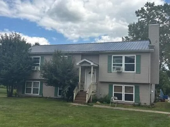940 Peirson Ave, Newark, NY 14513