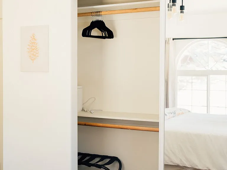 692 Santa Barbara Ave — Photo 4