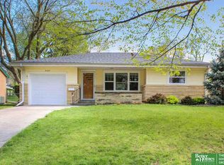 4547 Hill Dr, Lincoln, NE 68510