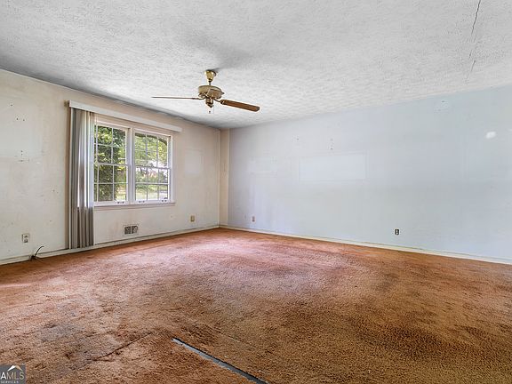 2nd image of 1056 Baker Ln